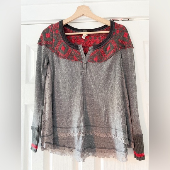 Free People Thermal Top Size XS Nordic Design Lace Sides Excellent‎ Condition - Picture 1 of 5